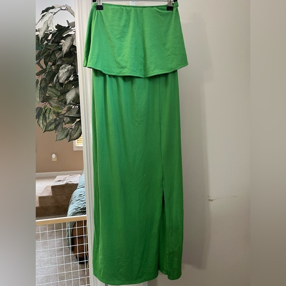 SEE YOU MONDAY BRIGHT GREEN SLEEVELESS MAXI DRESS. NWT. SIZE SMALL. - Picture 1 of 6